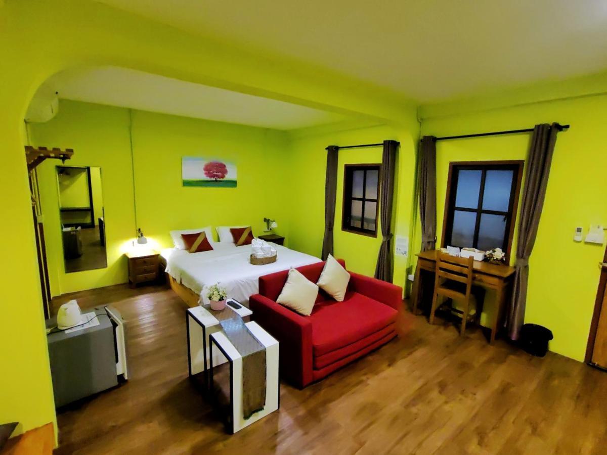 Chiang Mai Gate House Hotel Exterior photo